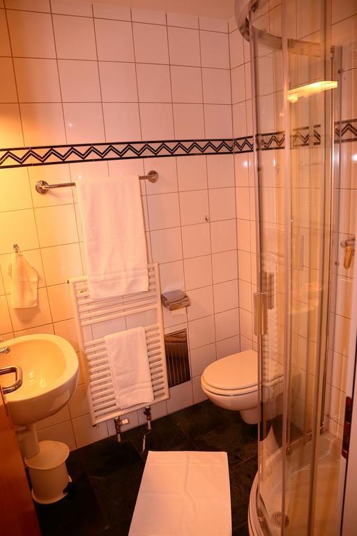 Hotel-Rotisserie La Tour Rouge Delemont Ngoại thất bức ảnh