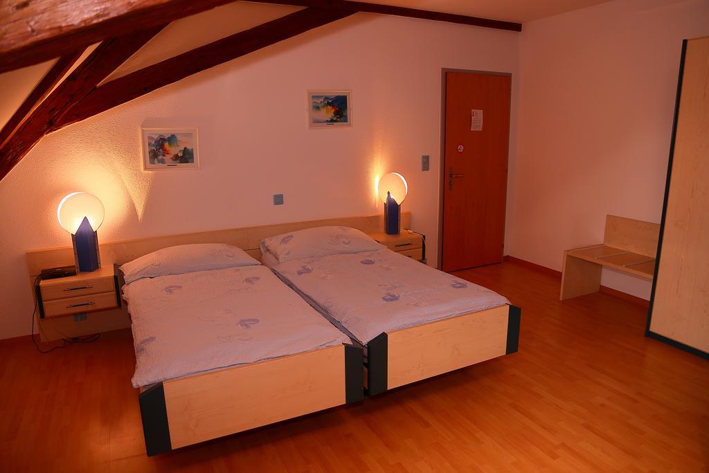 Hotel-Rotisserie La Tour Rouge Delemont Ngoại thất bức ảnh